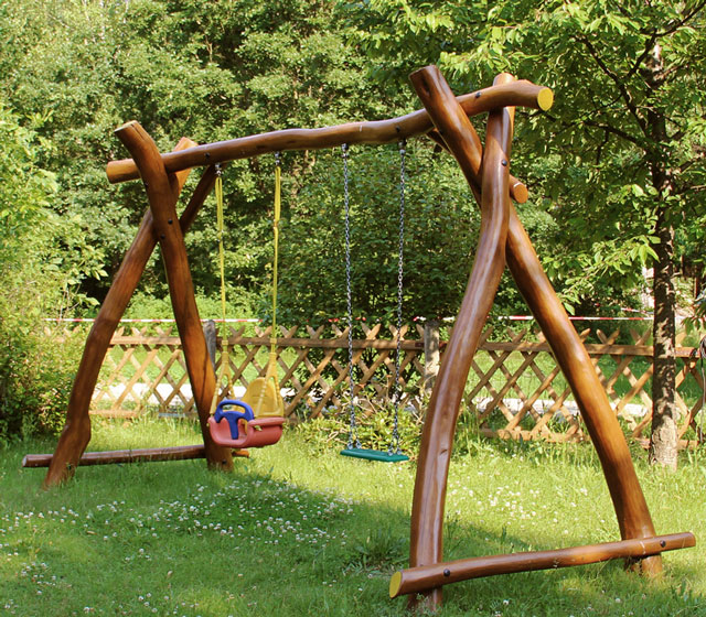 Platz zum Spielen und Klettern Platz zum Spielen und Klettern